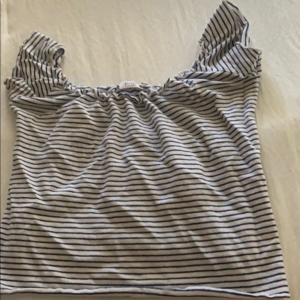 Off the shoulder cropped shirt